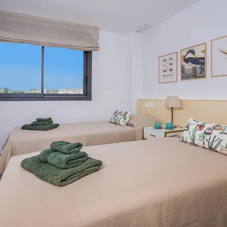 Prime Spanish Holidays - Rennes Arenal Playa Apartment *