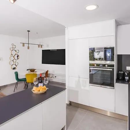 Prime Spanish Holidays - Rennes Arenal Playa Apartment